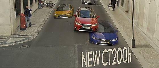 【動画】錯視を利用して日常ではあり得ない走りを表現する、TOYOTAから発売されたNewレクサス CT200hのCM動画