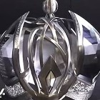 【動画】驚きの「ダイシンブランド」。精密機械加工のスペシャリスト大槇精機による、チタンの塊から優美な王冠を5軸加工機で削り出すデモ動画が凄い