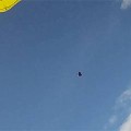 【動画】スカイダイビング中にカメラが捉えた、危うくスカイダイバーにヒットする所だった隕石の映像『 Skydiver almost struck by meteorite 』