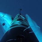 【動画】サメの大群が襲ってくる映画『シャークネード』も真っ青！？ホホジロザメの生息地グアダルーペ島で撮影された、大きなホホジロザメがカメラを搭載した海洋観測器に噛り付く映像