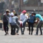 【動画】酷い様相を呈してきたエジプト政府治安部隊による、デモを行う無抵抗の市民への発砲