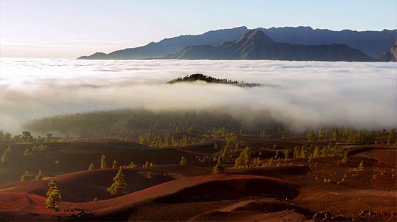 スペイン領カナリア諸島のラ・パルマ島の雄大な自然を収めた、息を飲む美しさのタイムラプス映像『 El Cielo de La Palma 』2