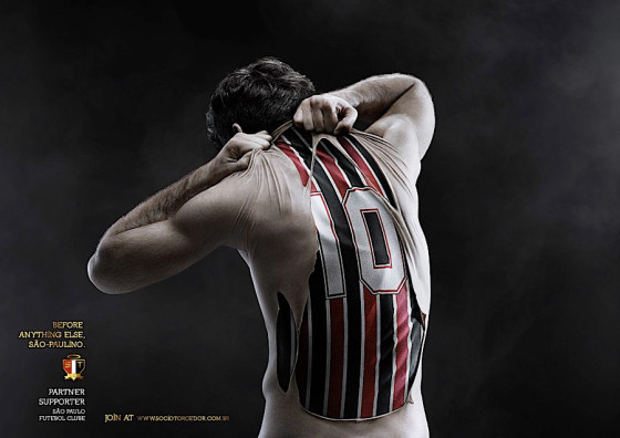 ブラジルのサッカーチームのためにデザインされたポスター広告の、分かりやすい制作手順のチュートリアル14